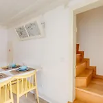 Appartamento Bairro Alto Window - Cozy Spot In A Buzzing Locale *