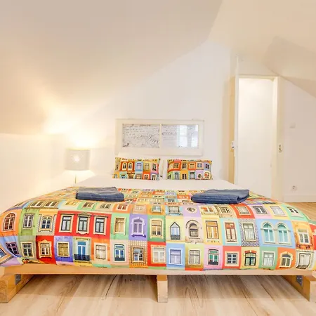 아파트 Bairro Alto Window - Cozy Spot In A Buzzing Locale *