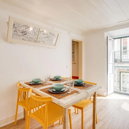 Bairro Alto Window - Cozy Spot In A Buzzing Locale 아파트 *