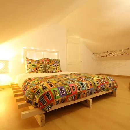 Appartamento Bairro Alto Window - Cozy Spot In A Buzzing Locale Lisbona