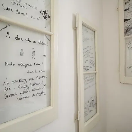 Appartamento Bairro Alto Window - Cozy Spot In A Buzzing Locale
