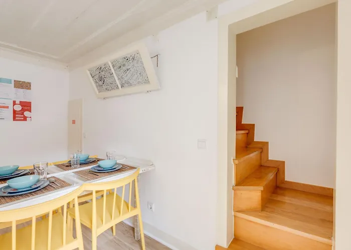 شقة Bairro Alto Window - Cozy Spot In A Buzzing Locale *