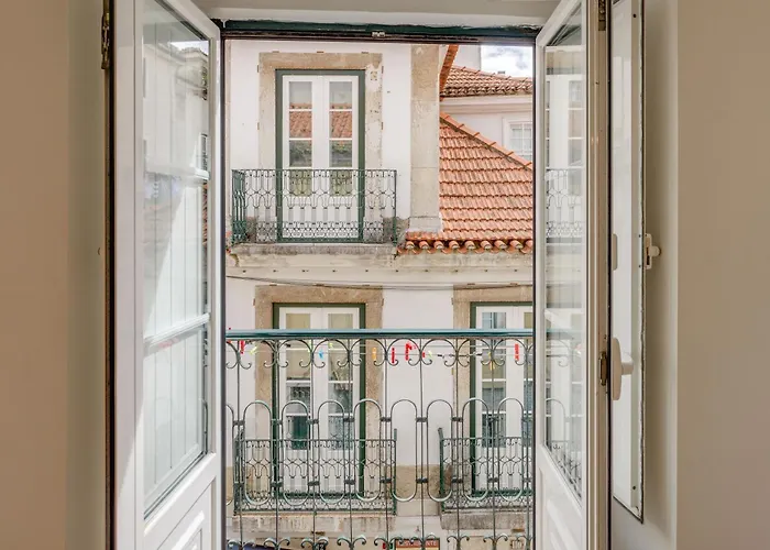 Bairro Alto Window - Cozy Spot In A Buzzing Locale شقة Lisboa