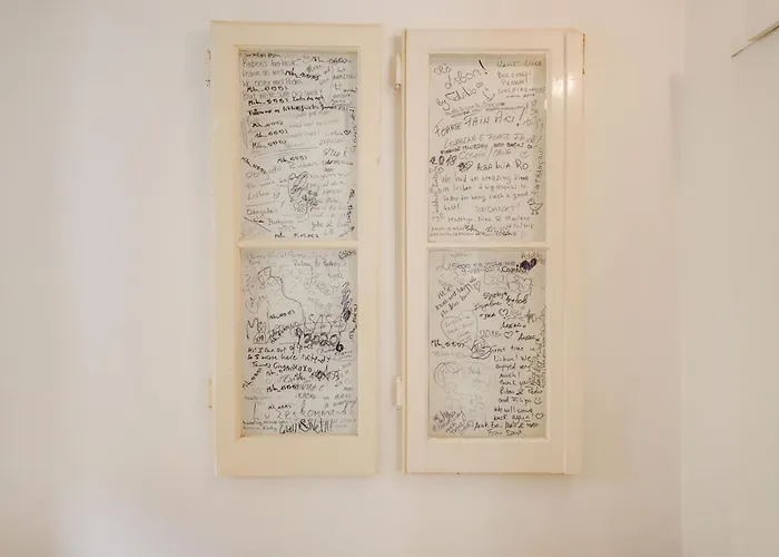 Bairro Alto Window - Cozy Spot In A Buzzing Locale