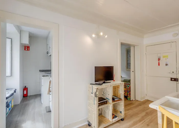 Bairro Alto Window - Cozy Spot In A Buzzing Locale * Lisboa