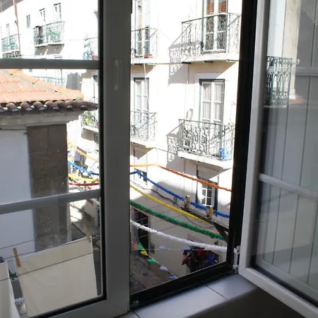Apartamento Bairro Alto Window - Cozy Spot In A Buzzing Locale Lisboa